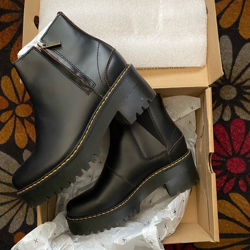 Dr. Martens Rometty II Platform Chelsea Zipper Boot